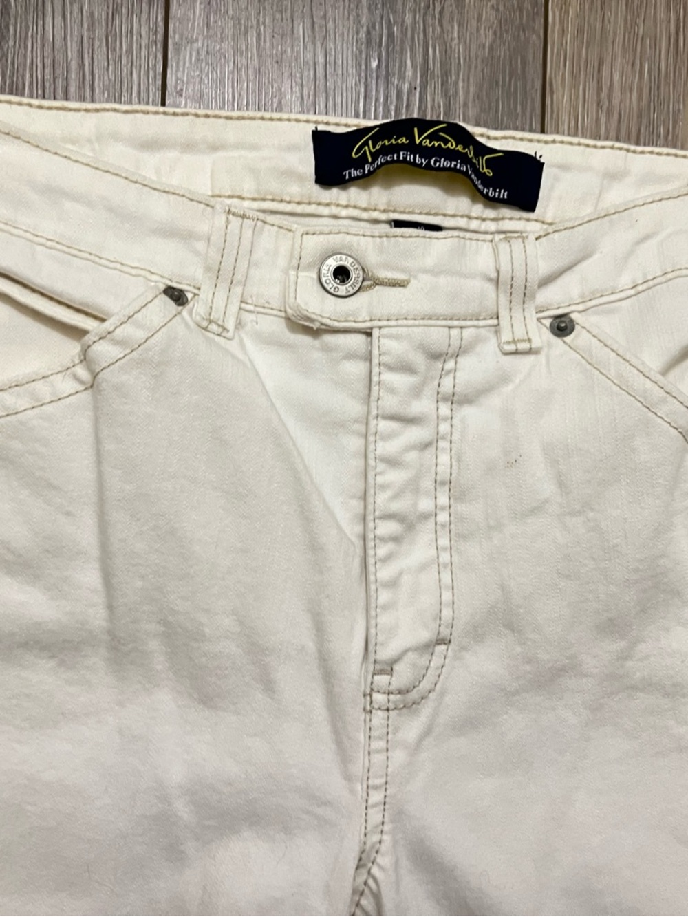 Gloria Vanderbilt The Perfect Fit Cream Jeans Navy Yellow Label Capris size 10 - Picture 3 of 8